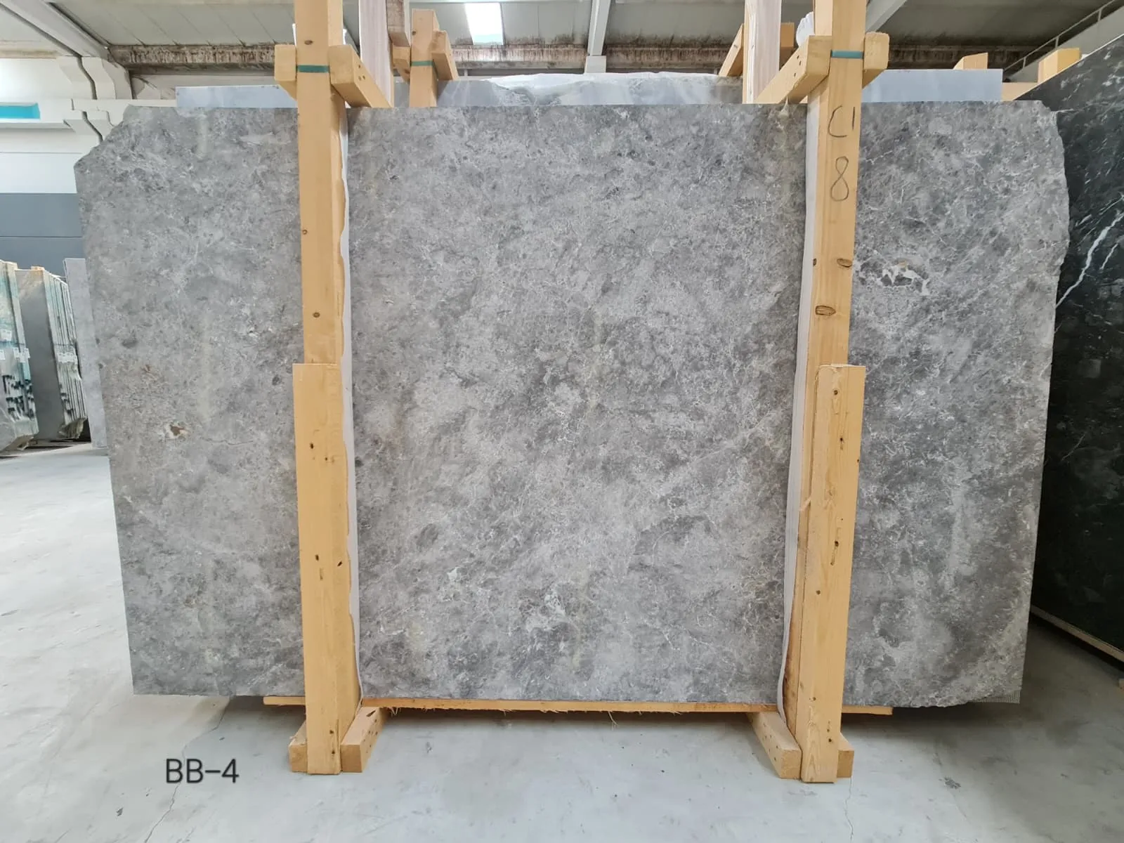 BB4 - 2 CM Tundra Grey Honed