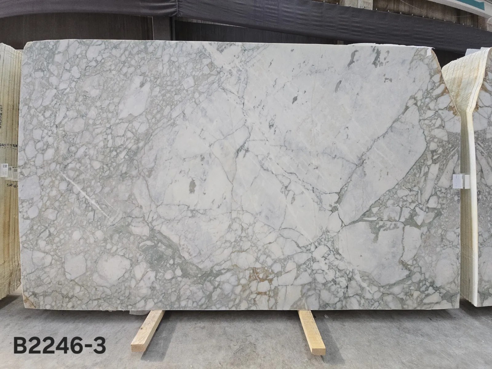 B2246B - 2 CM Calacatta Green Honed