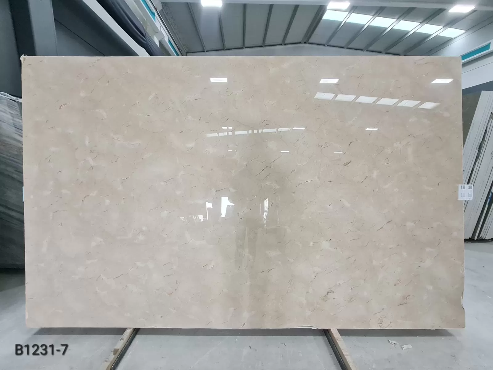 B1231 - 2 CM Crema Marfil Polished