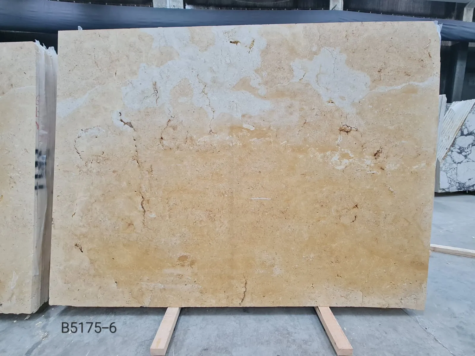 B5175 - 2 CM Gold Limestone Honed