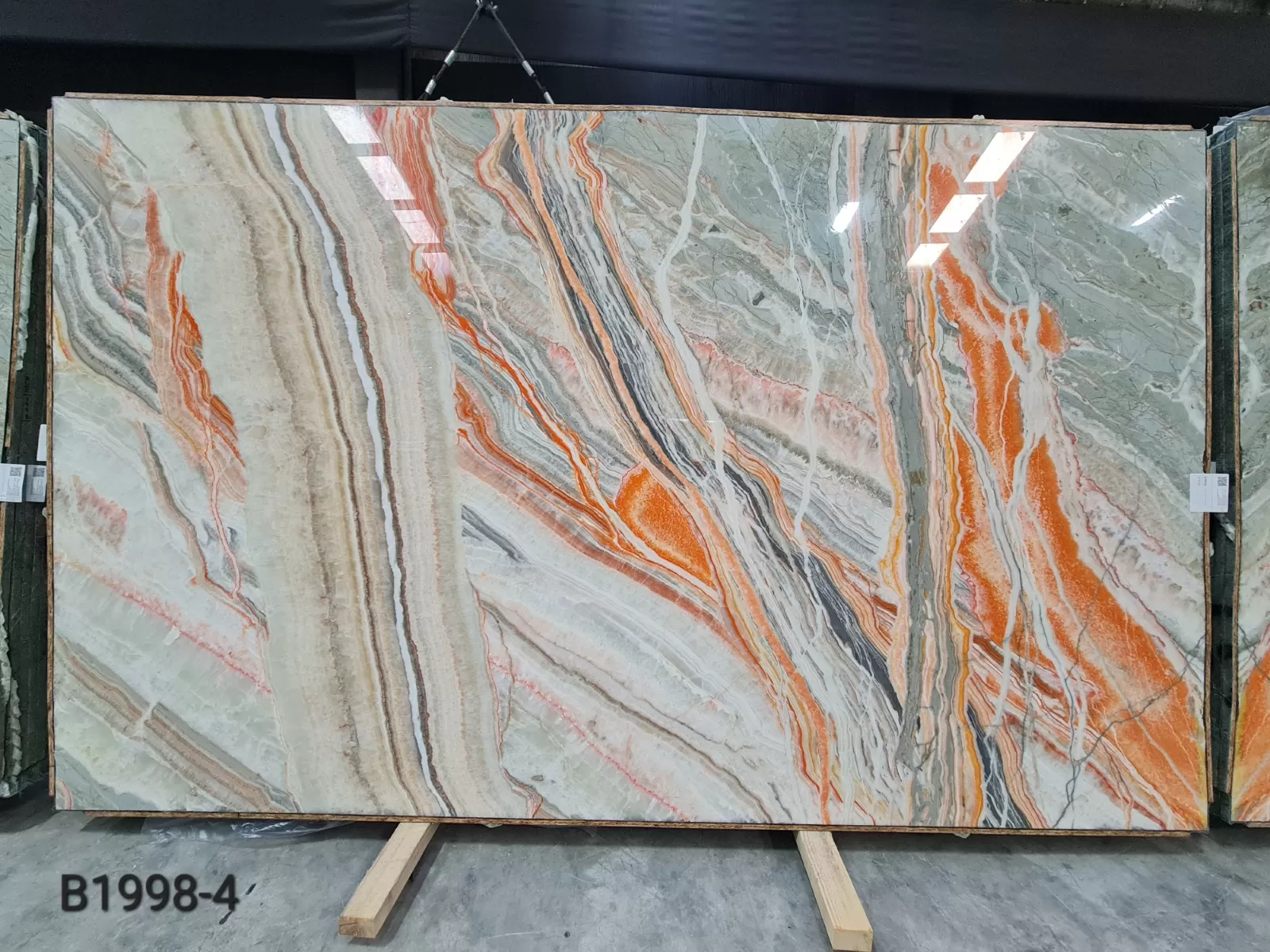B1998 - 2 CM Rainbow Onyx Polished