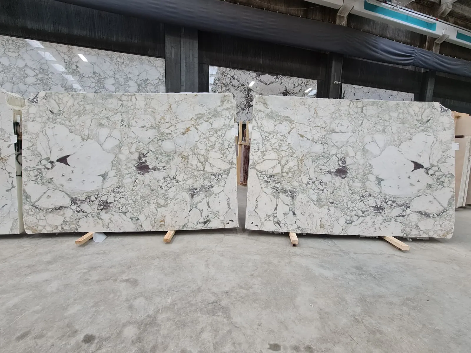 B5092 - 2 CM Calacatta Green Honed