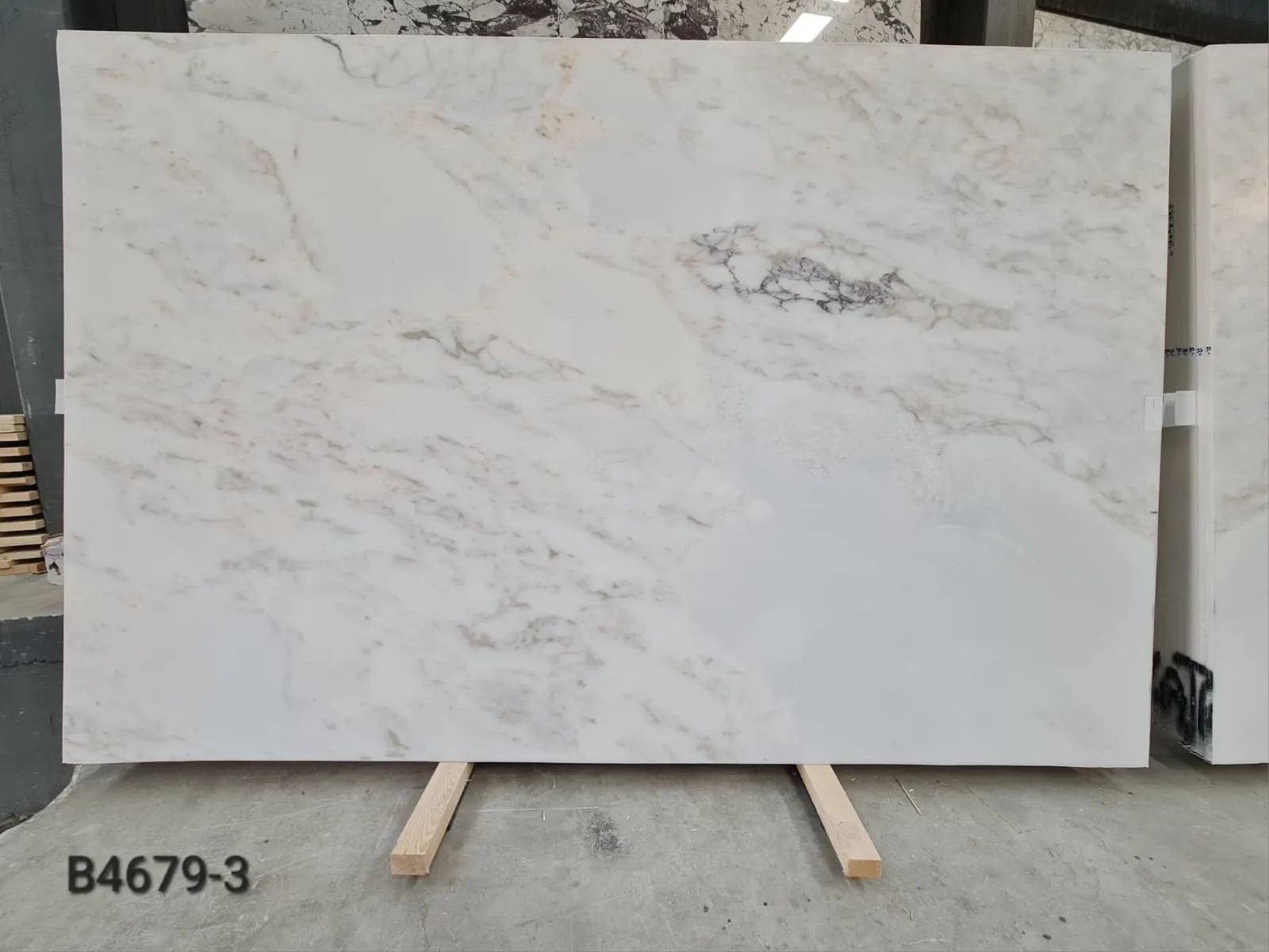 B4679 - 2 CM Afyon Sugar Violet Honed