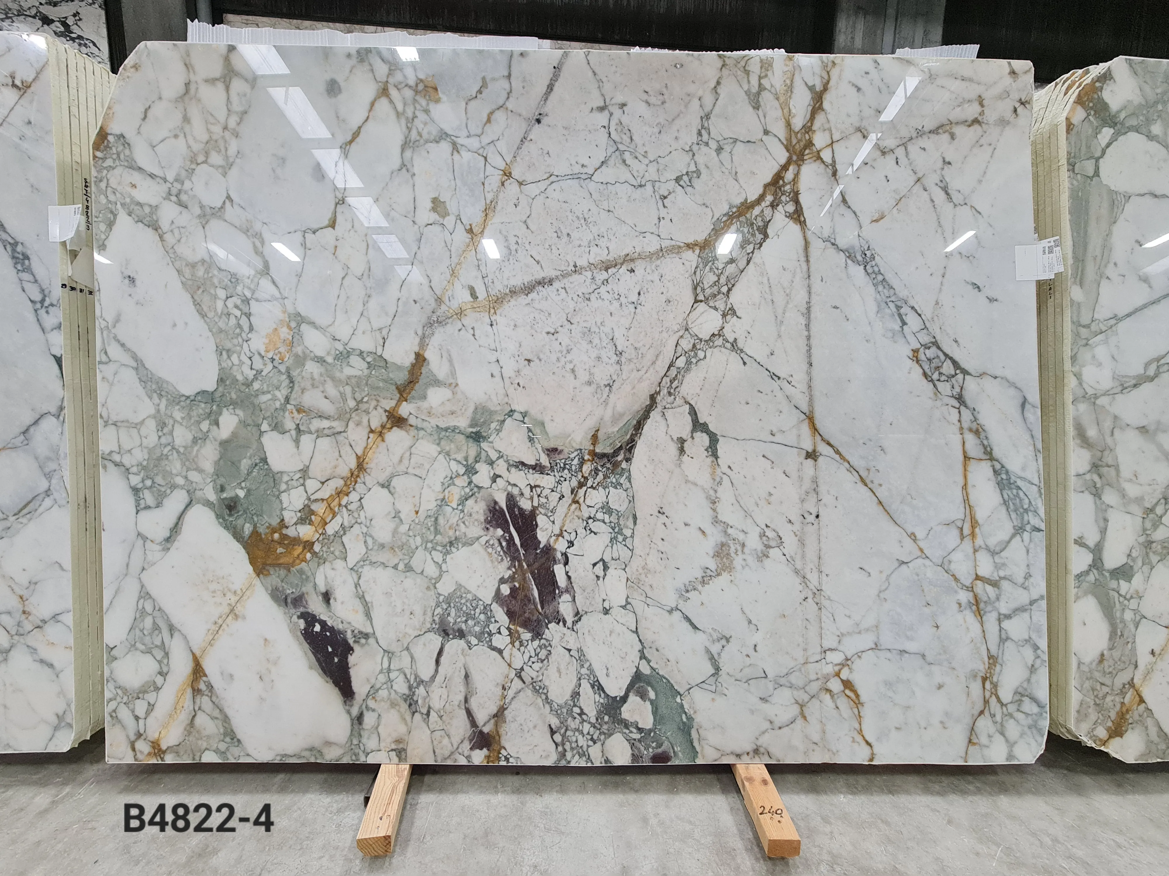 B4822 - 2 CM Calacatta Green Polıshed