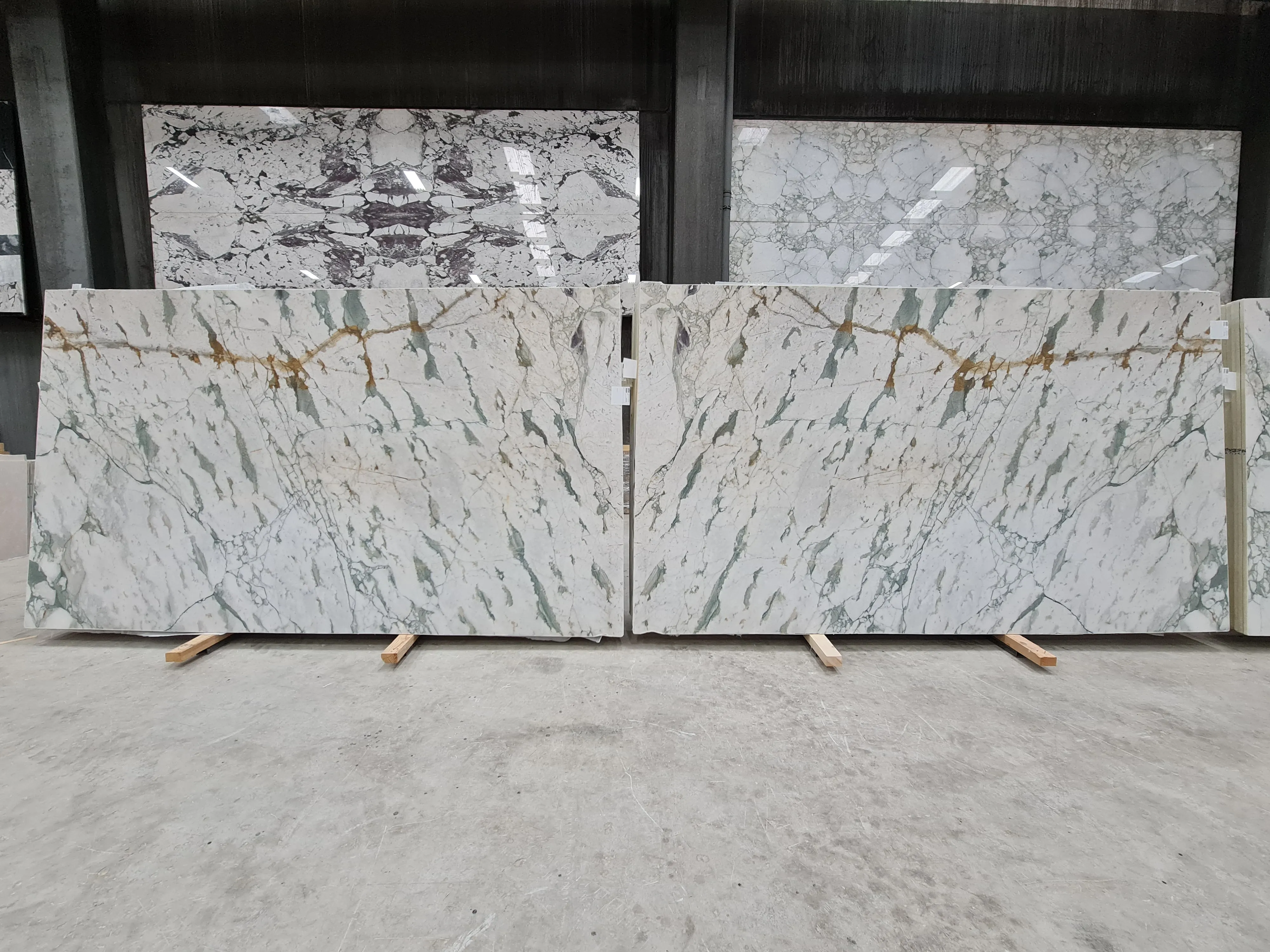 B6018 - 2 CM Calacatta Green Honed