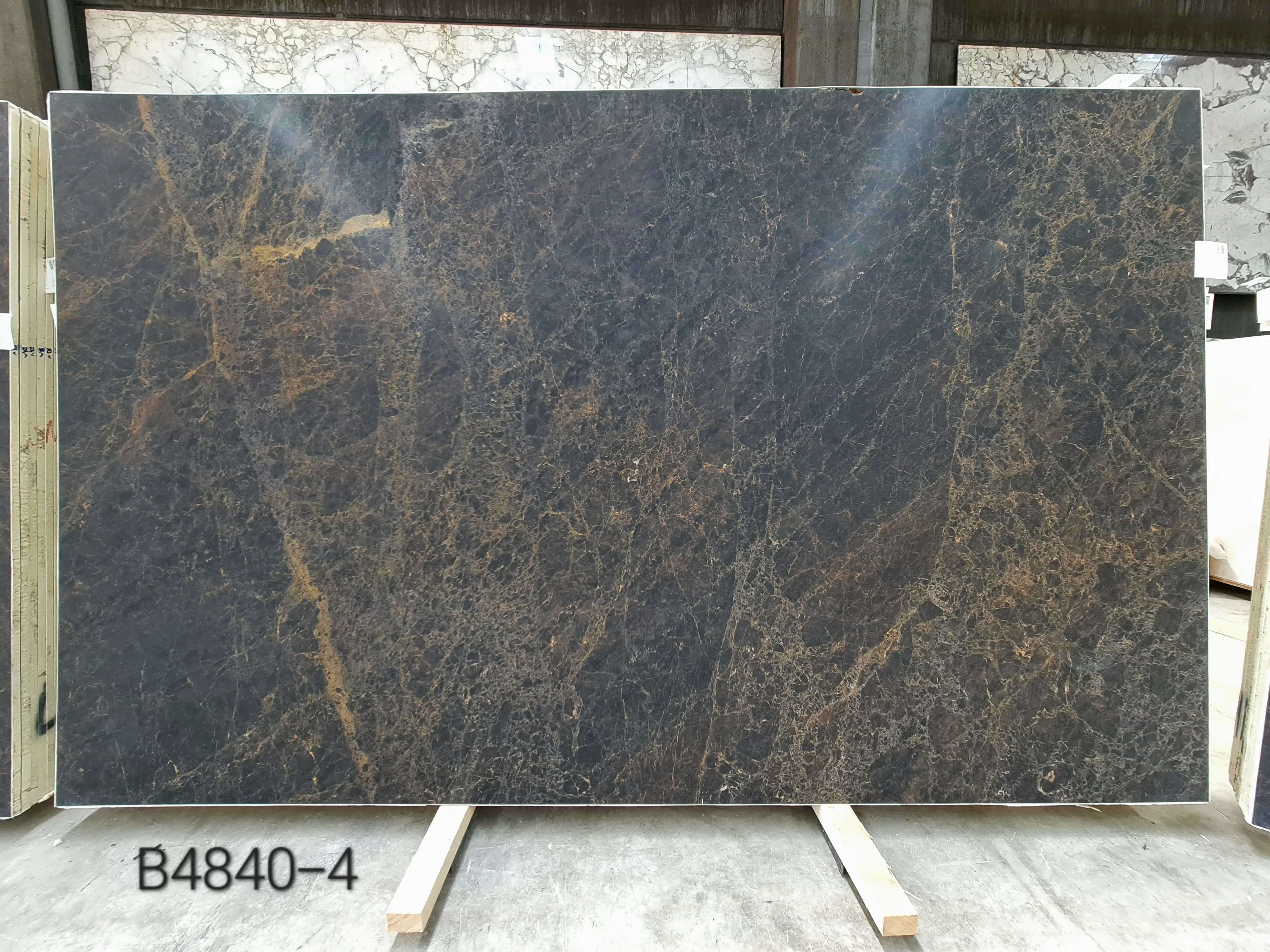 B4804 - 2 CM Golden Emparador Honed