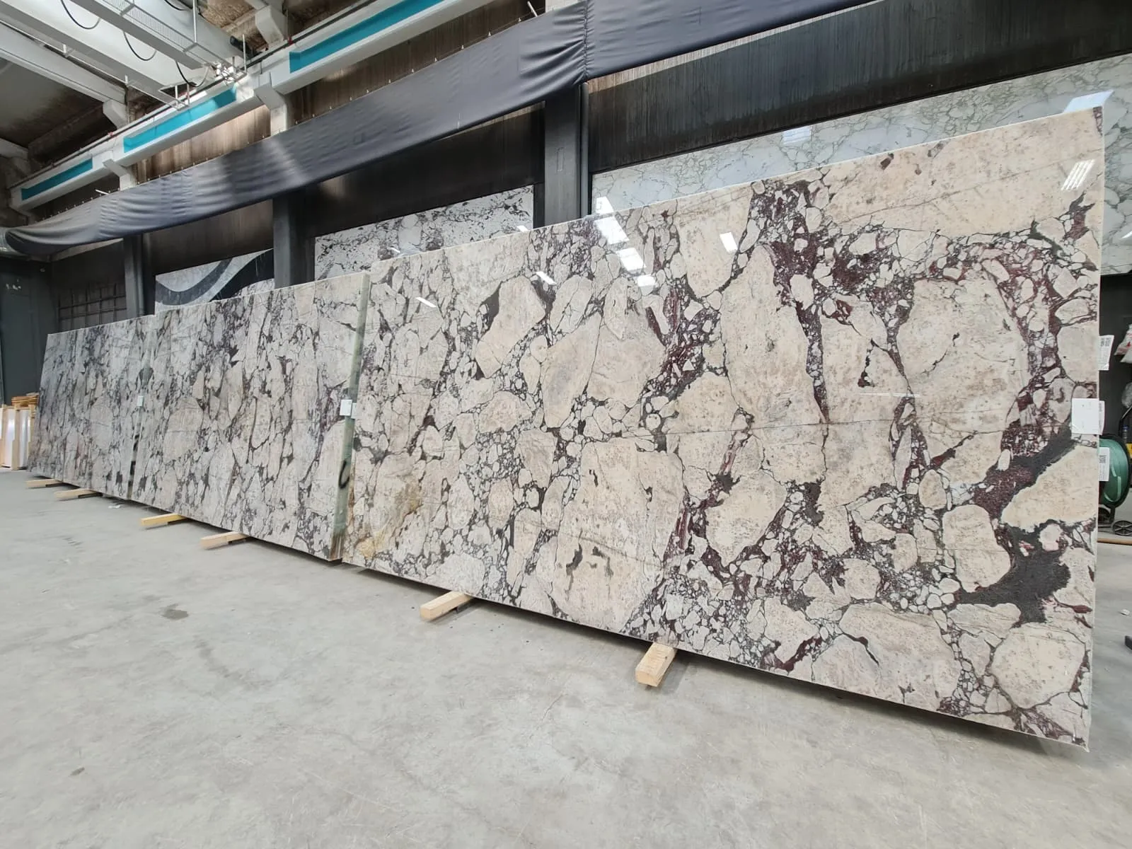 B5158 - 2 CM Calacatta Viola Polished