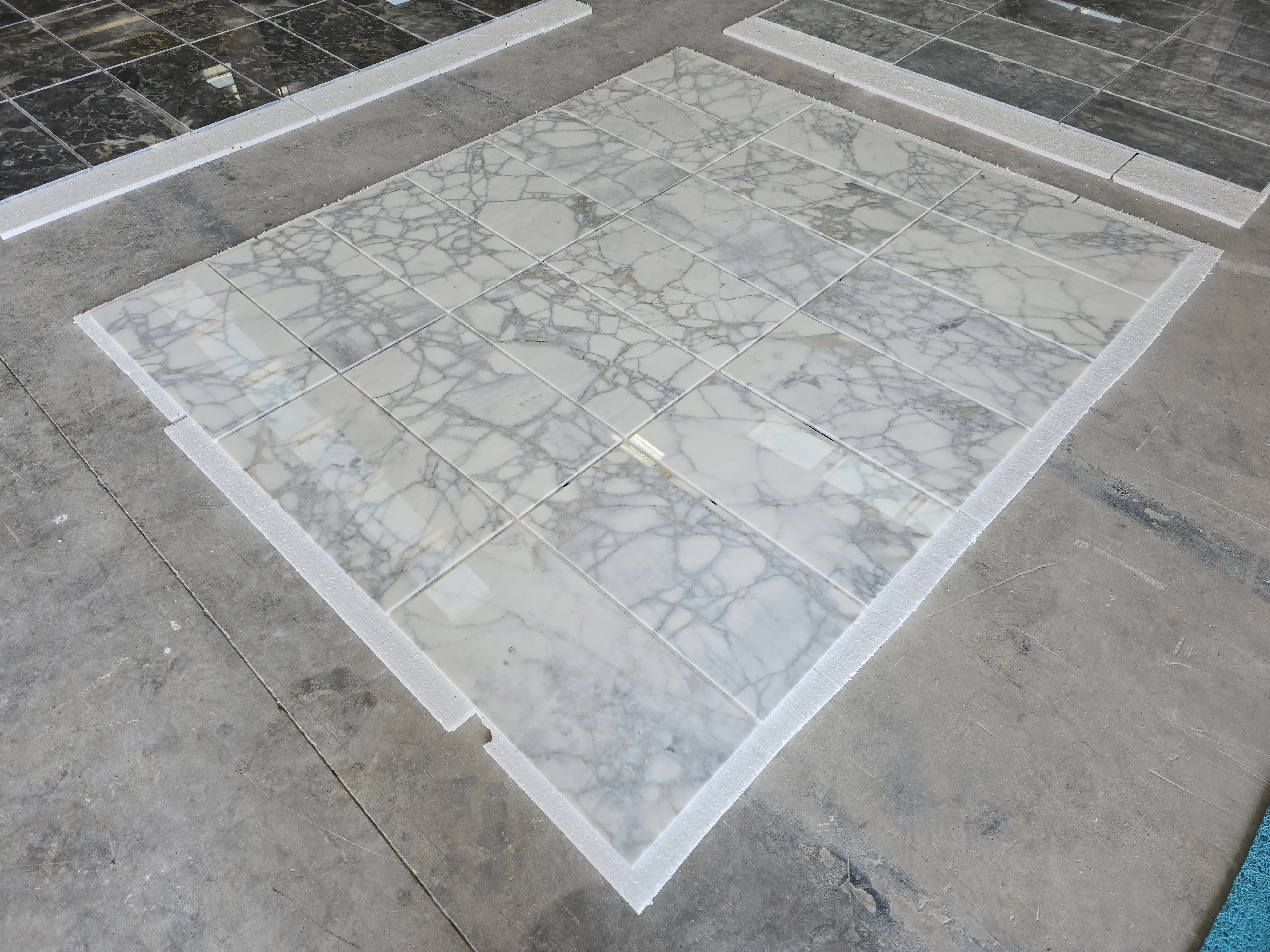 Calacatta Venato Tile
