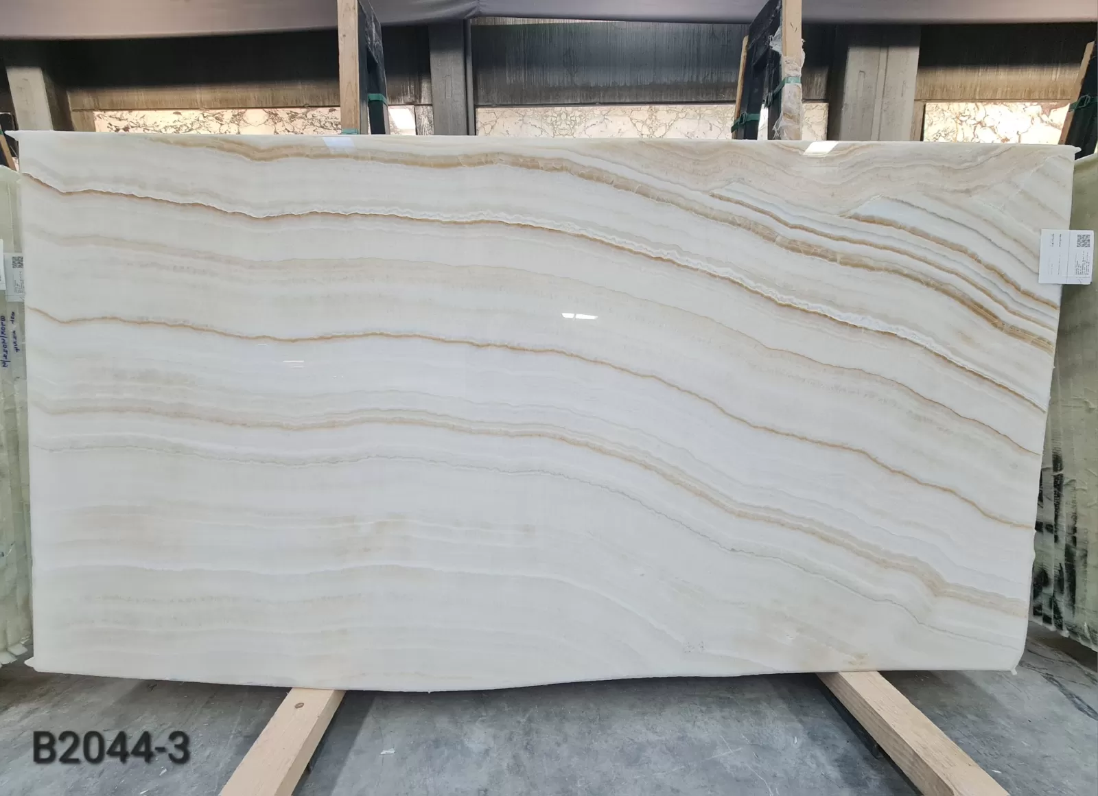 B2044 - 2CM WHITE ONYX POLISHED