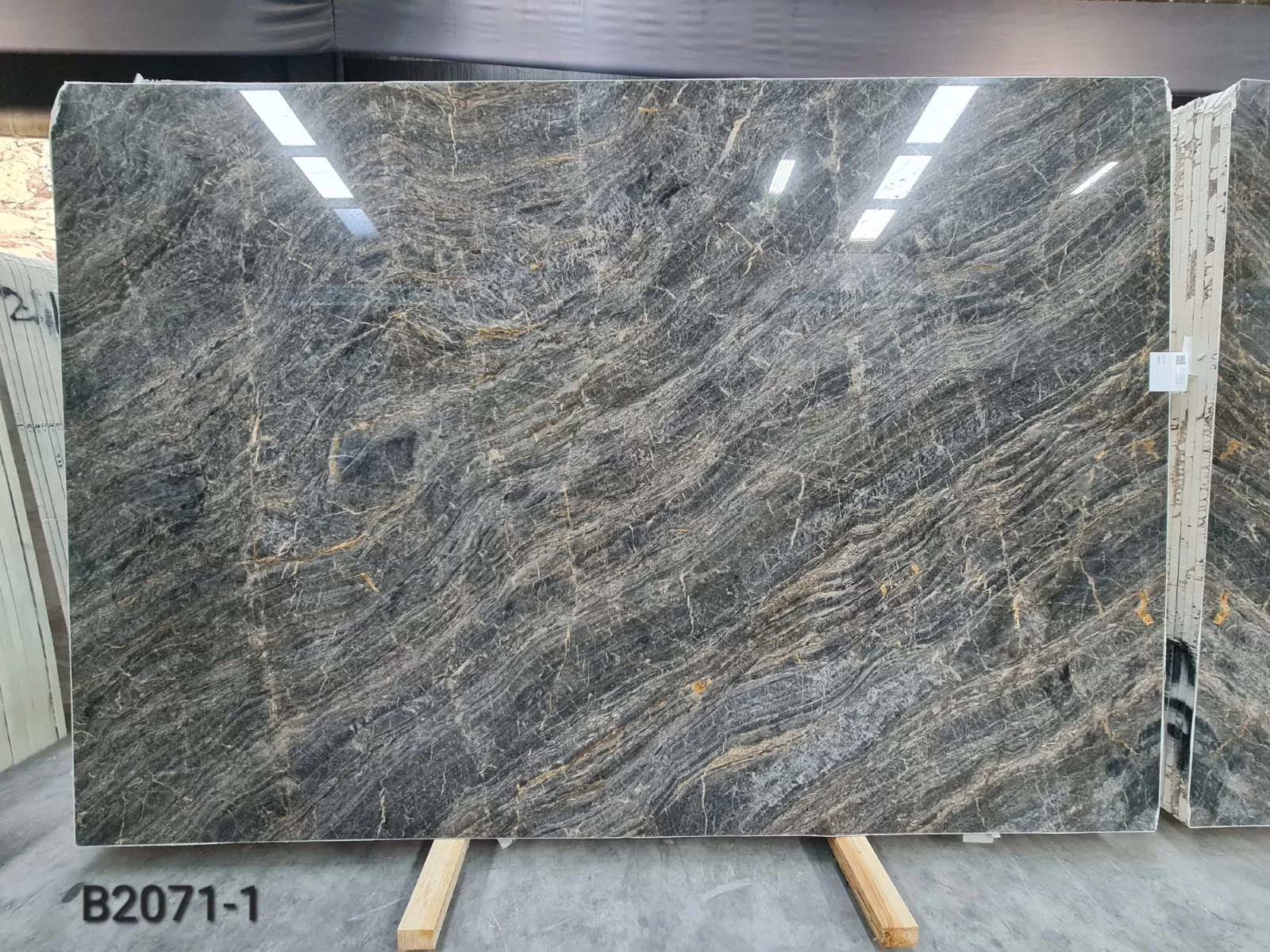 B2071 - 2 CM Fusion Brown Polished