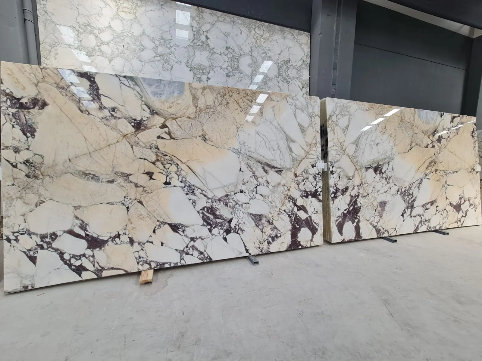 B1375 - 2 CM Calacatta Viola Polished