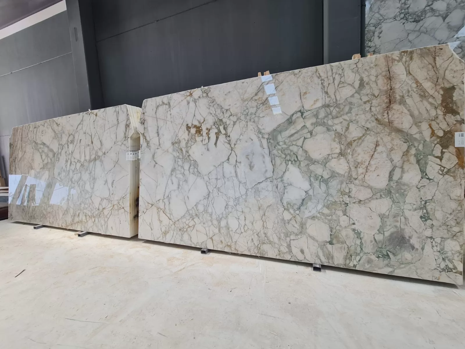 B1378 - 2CM CALACATTA GREEN POLISHED