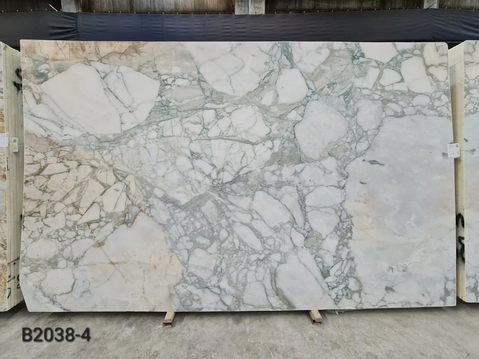 B2038 - 2 CM Calacatta Green Honed